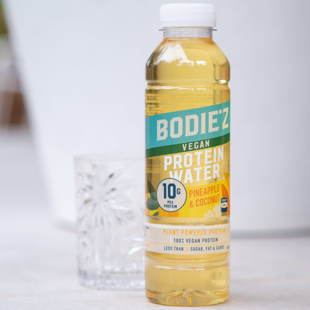 
            
                Load image into Gallery viewer, BODIE*Z Vegan Protein Water Pineapple &amp;amp; Coconut 500ml - BODIE*Z
            
        
